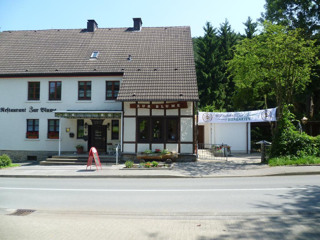 Restaurant Zur Blume Apartment Hattingen Exterior photo